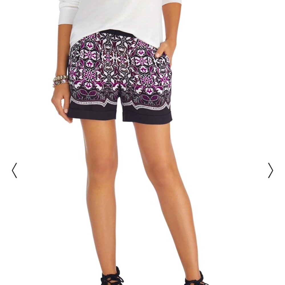 White House black market Border Print Soft Short